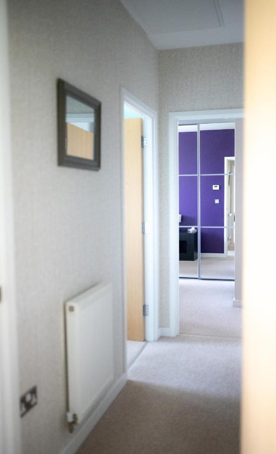Stunning Sea Views, Luxury Beaches & Restaurants Are A Short Walk Away Apartment